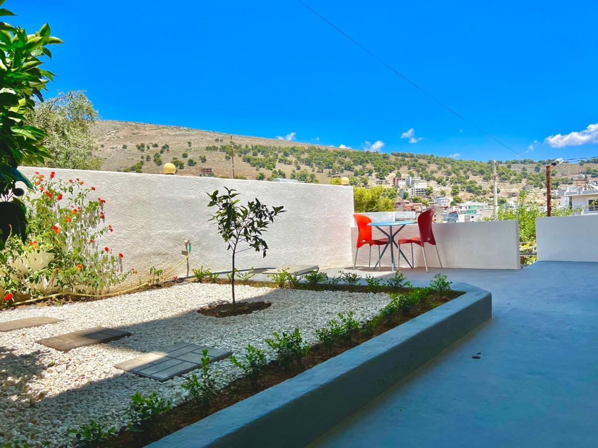 Tomi Apartments Sarandë Exteriör bild