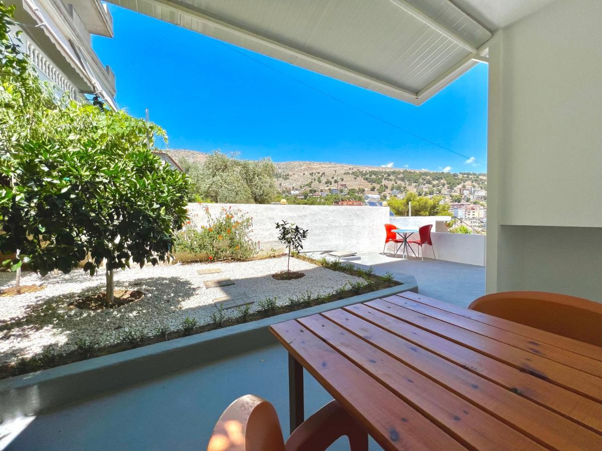 Tomi Apartments Sarandë Exteriör bild