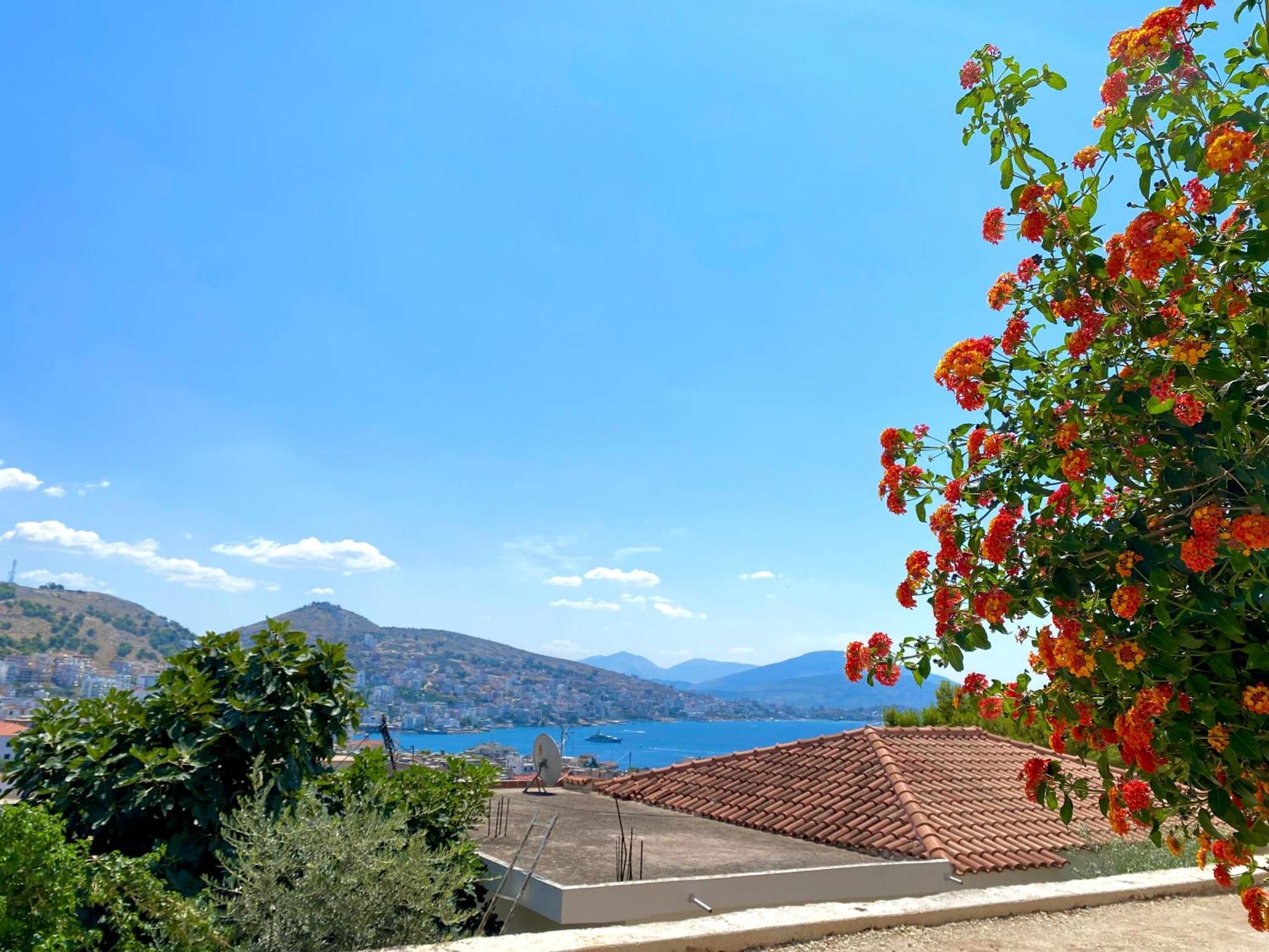 Tomi Apartments Sarandë Exteriör bild